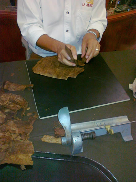 Cigar rolling